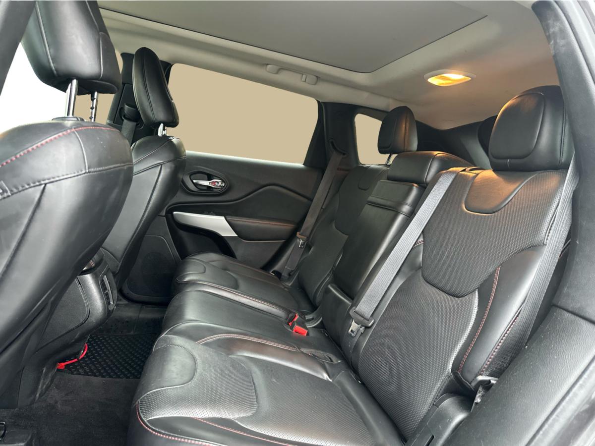 2018 Jeep Cherokee - Photo 11