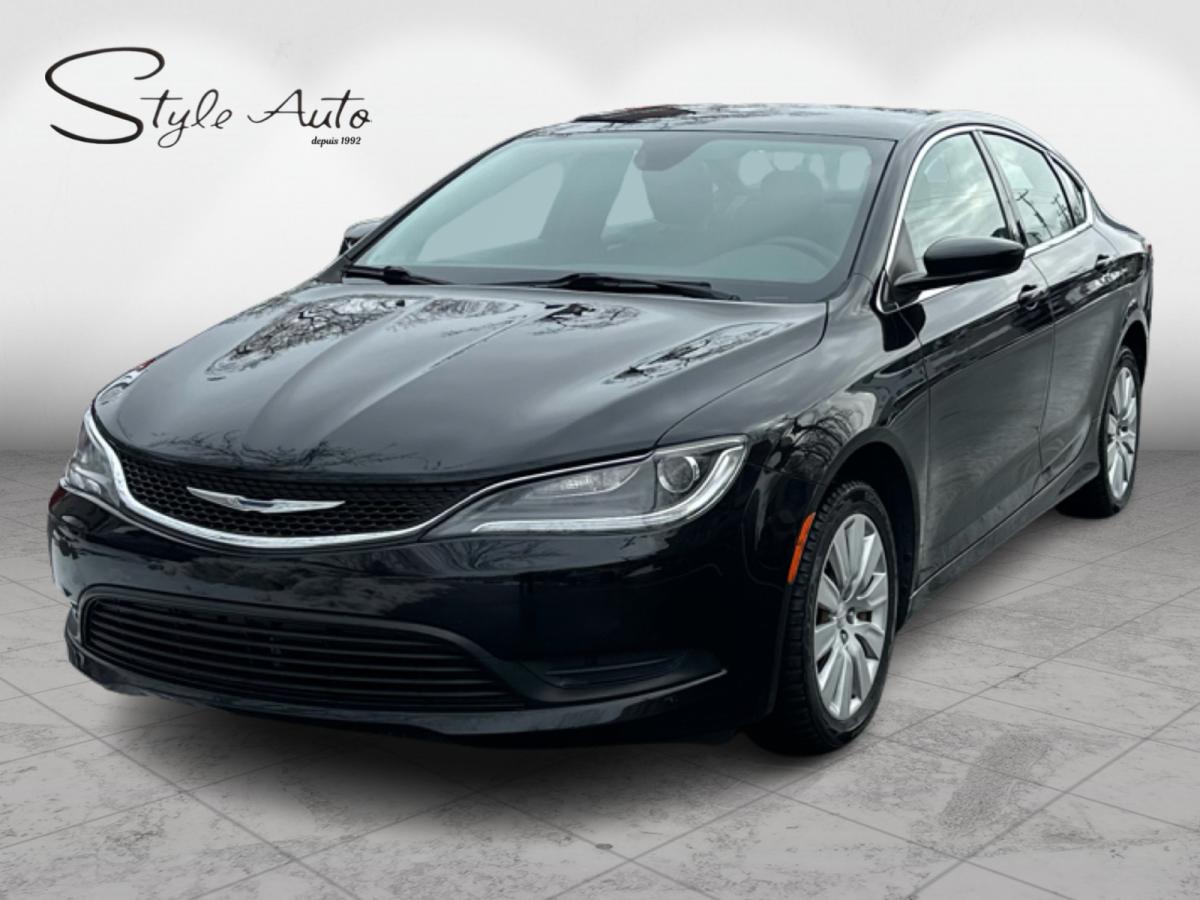 2015 Chrysler 200 - Photo 1