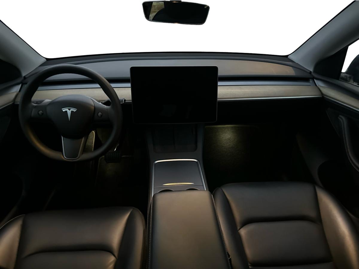 2023 Tesla Model Y - Photo 10