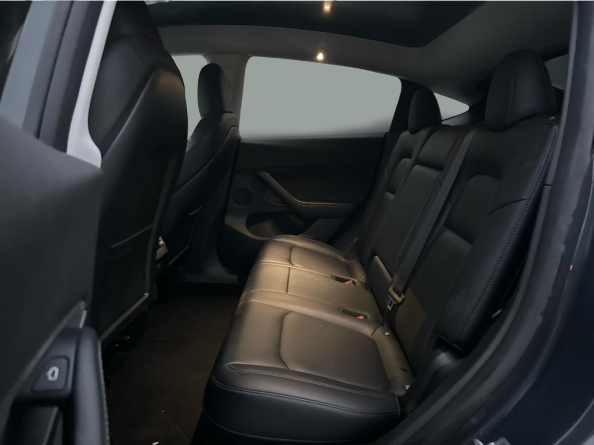 2023 Tesla Model Y - Photo 12