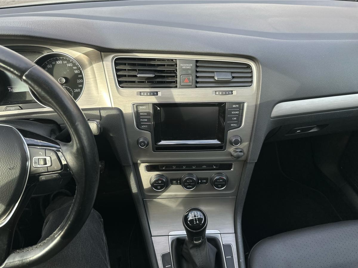 2015 Volkswagen Golf - Photo 14