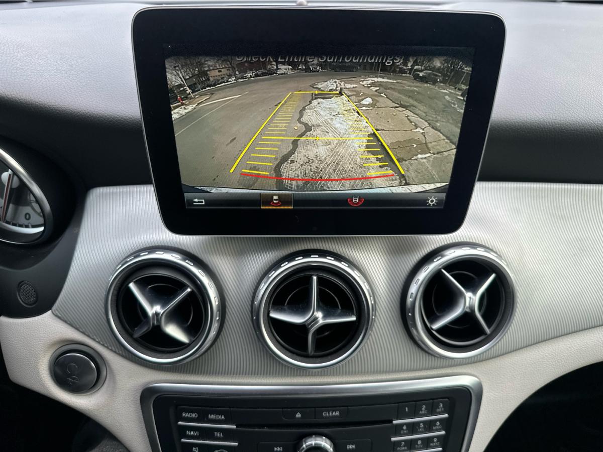 2017 Mercedes-Benz GLA 250 - Photo 14