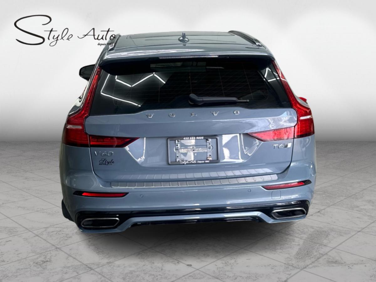 2022 Volvo V60 - Photo 5