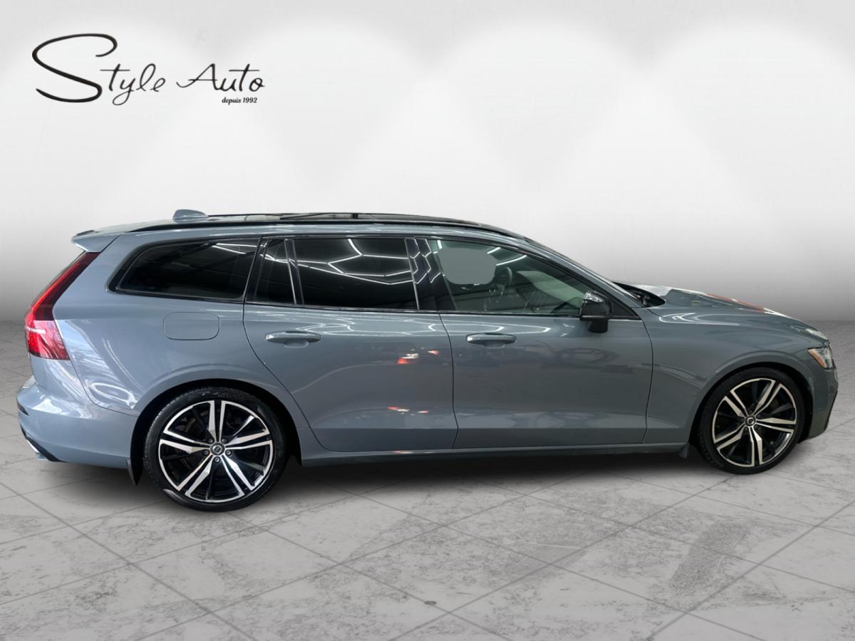 2022 Volvo V60 - Photo 7