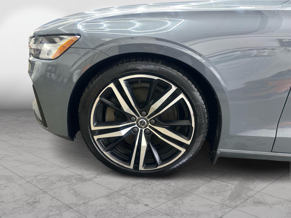 2022 Volvo V60 - Photo 9