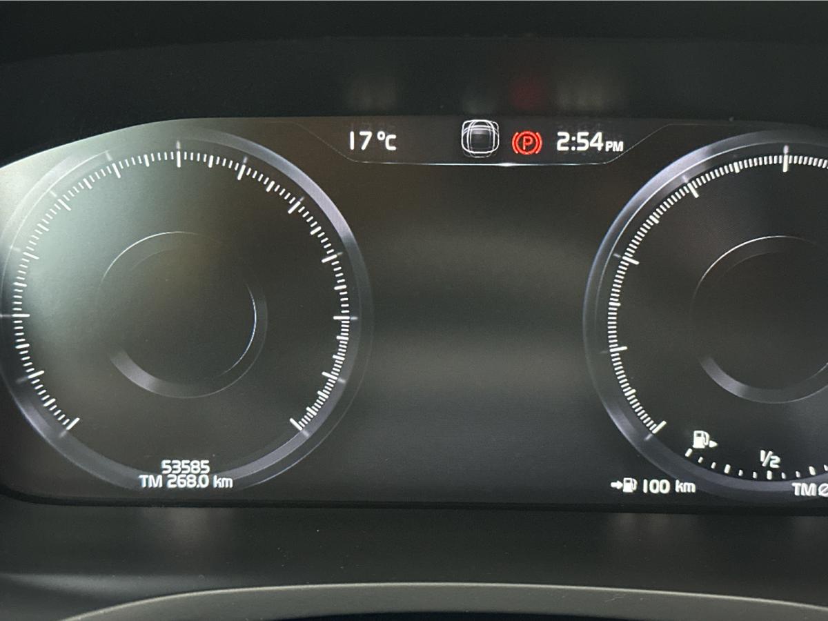 2022 Volvo V60 - Photo 12