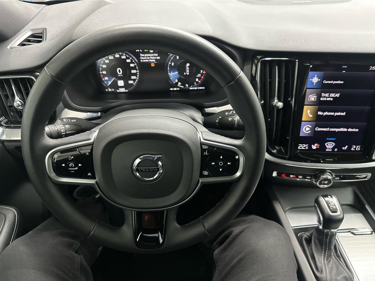 2022 Volvo V60 - Photo 13