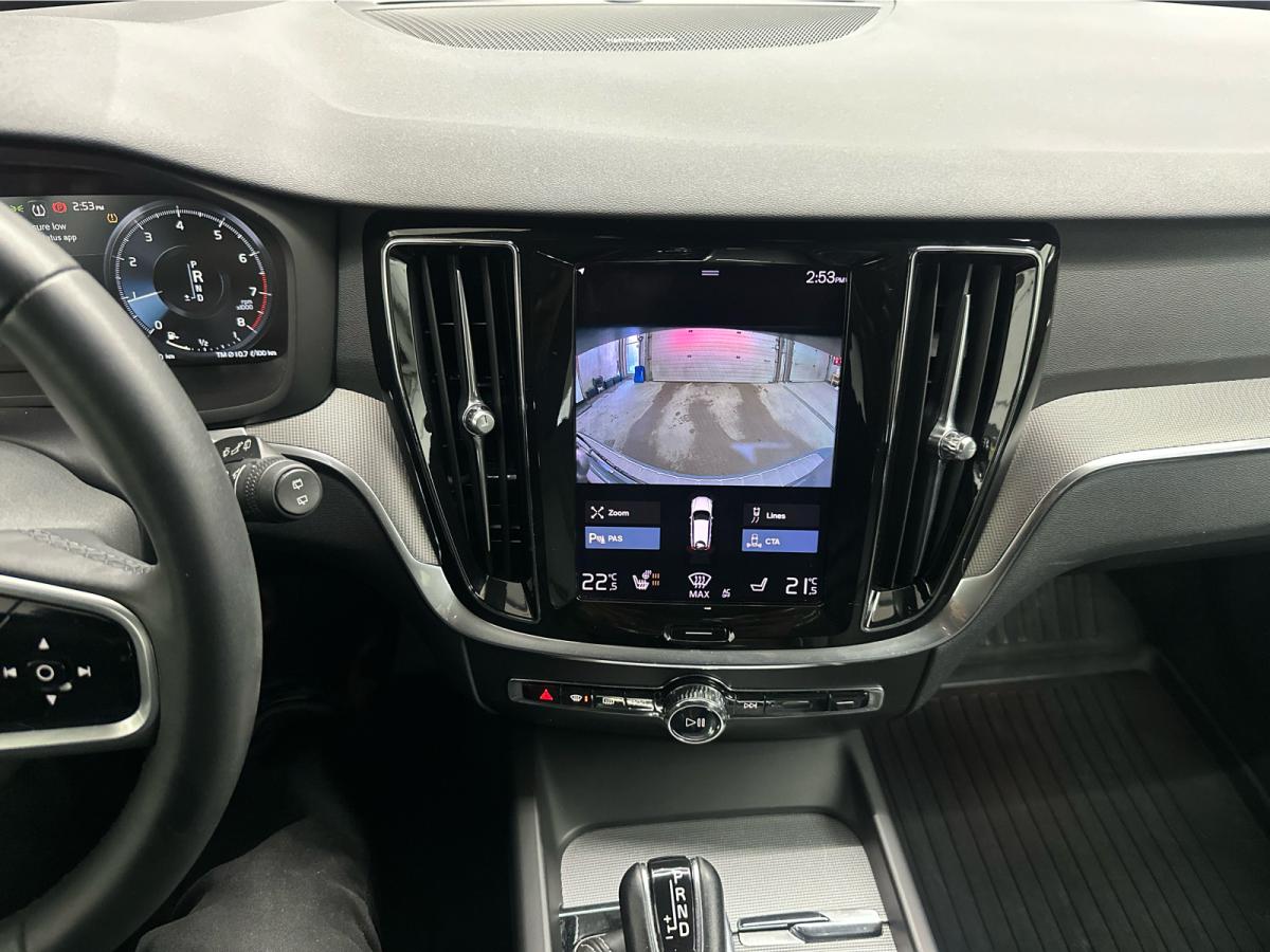 2022 Volvo V60 - Photo 15